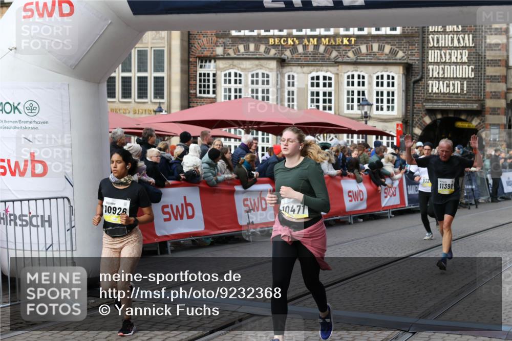 05.10.2025 - 20. swb-Marathon Bremen Yannick Fuchs http://msf.ph/oto/9232368 05.10.2025 11:03:21 Ziel 9300, 9325, 9593, 10471, 10926, 10996, 11390, 11682 meine-sportfotos.de