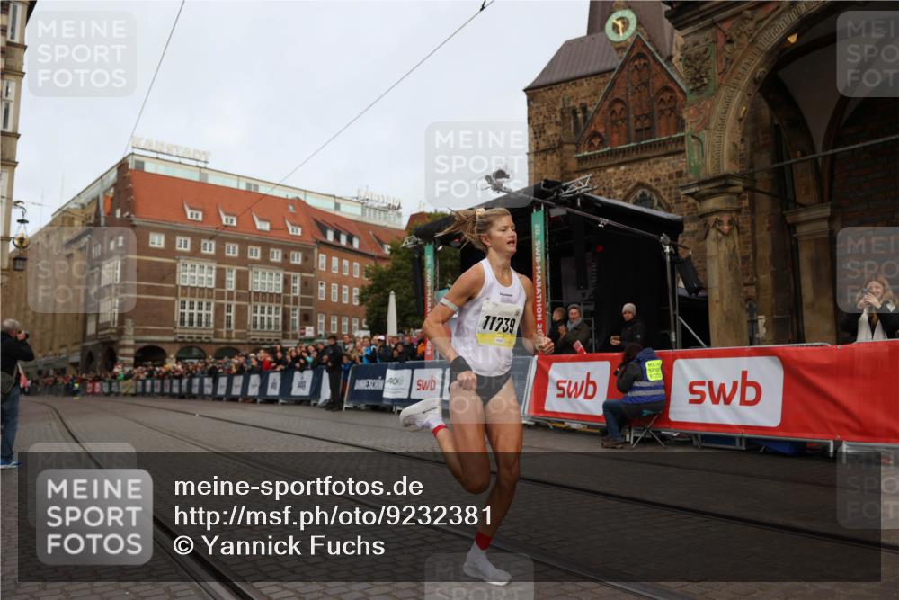 05.10.2025 - 20. swb-Marathon Bremen Yannick Fuchs http://msf.ph/oto/9232381 05.10.2025 10:30:53 Ziel  meine-sportfotos.de