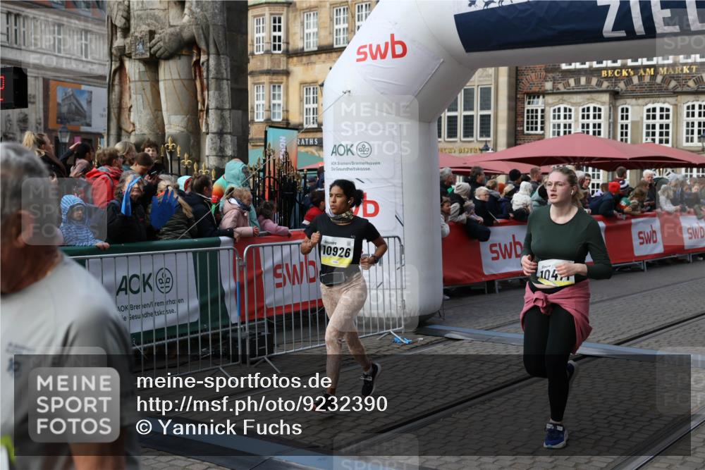 05.10.2025 - 20. swb-Marathon Bremen Yannick Fuchs http://msf.ph/oto/9232390 05.10.2025 11:03:21 Ziel 9300, 9325, 9593, 10471, 10926, 10996, 11390, 11682 meine-sportfotos.de