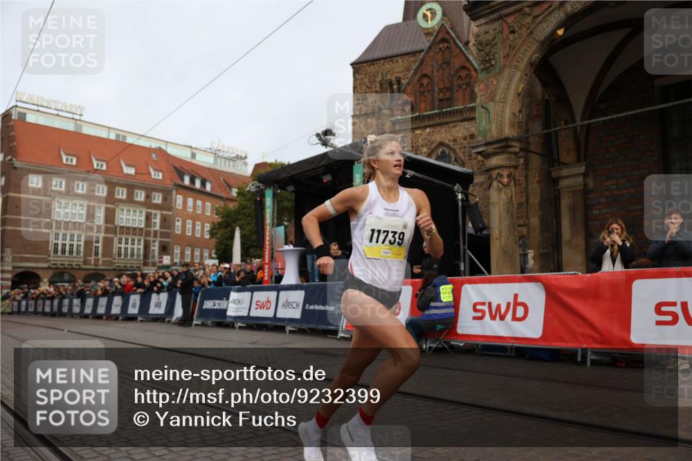 05.10.2025 - 20. swb-Marathon Bremen Yannick Fuchs http://msf.ph/oto/9232399 05.10.2025 10:30:53 Ziel  meine-sportfotos.de
