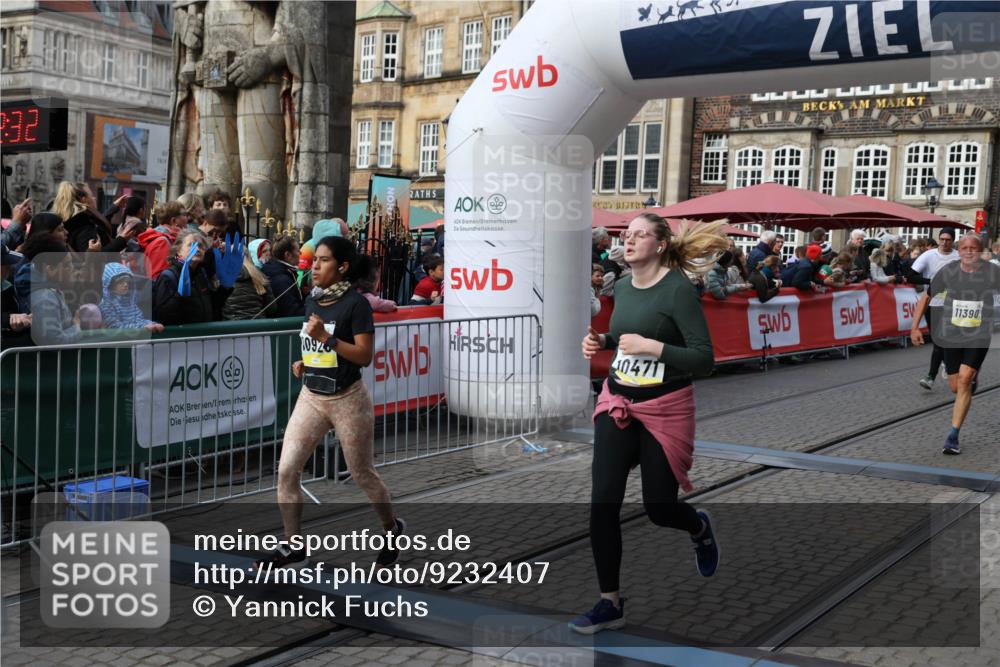 05.10.2025 - 20. swb-Marathon Bremen Yannick Fuchs http://msf.ph/oto/9232407 05.10.2025 11:03:21 Ziel 9300, 9325, 9593, 10471, 10926, 10996, 11390, 11682 meine-sportfotos.de