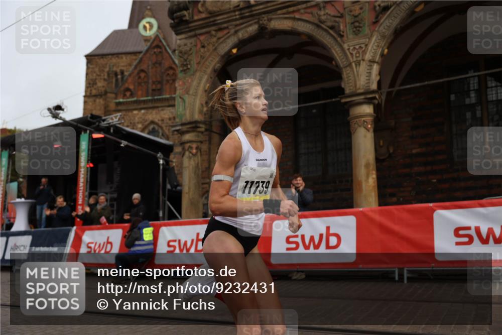 05.10.2025 - 20. swb-Marathon Bremen Yannick Fuchs http://msf.ph/oto/9232431 05.10.2025 10:30:53 Ziel  meine-sportfotos.de