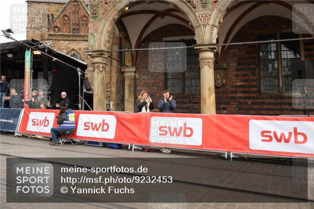 05.10.2025 - 20. swb-Marathon Bremen Yannick Fuchs http://msf.ph/oto/9232453 05.10.2025 10:30:53 Ziel  meine-sportfotos.de