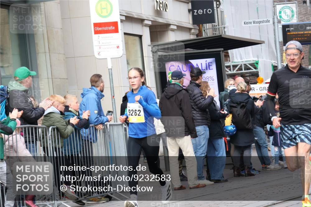 05.10.2025 - 20. swb-Marathon Bremen Strokosch-Dieckow http://msf.ph/oto/9232583 05.10.2025 10:41:05 Ziel 9262, 10744, 10910, 11069, 11086, 9262, 10744, 10910, 11069, 11086 meine-sportfotos.de