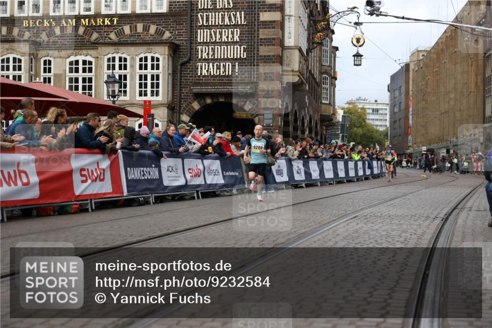 05.10.2025 - 20. swb-Marathon Bremen Yannick Fuchs http://msf.ph/oto/9232584 05.10.2025 10:32:37 Ziel 9280 meine-sportfotos.de