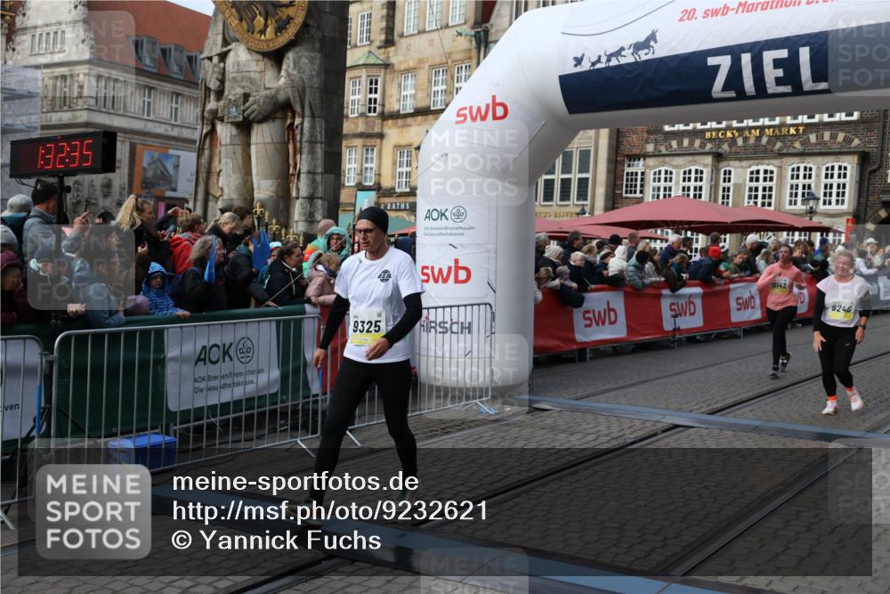 05.10.2025 - 20. swb-Marathon Bremen Yannick Fuchs http://msf.ph/oto/9232621 05.10.2025 11:03:25 Ziel 9246, 9325, 10142, 10405, 10471, 10926, 11390, 11467, 11502, 11508, 11509 meine-sportfotos.de
