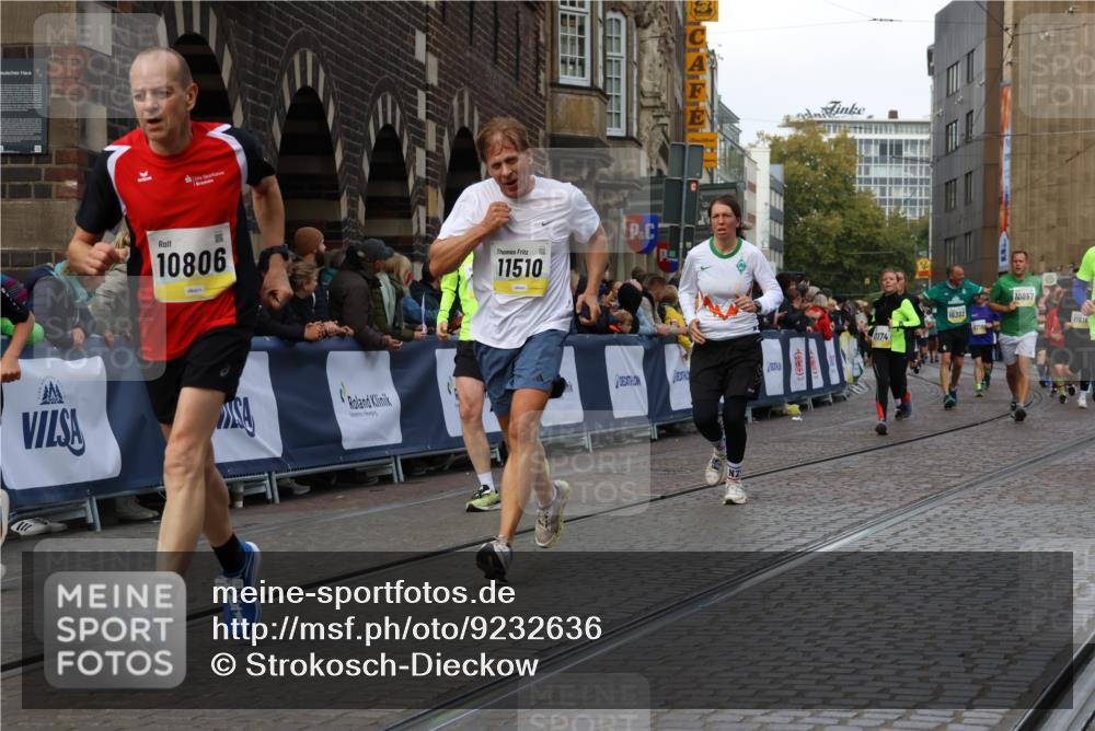 05.10.2025 - 20. swb-Marathon Bremen Strokosch-Dieckow http://msf.ph/oto/9232636 05.10.2025 10:53:18 Ziel 7193, 7251, 9263, 9539, 9717, 9868, 9956, 10057, 10302, 10317, 10335, 10806, 10993, 11174, 11175, 11510, 11616 meine-sportfotos.de
