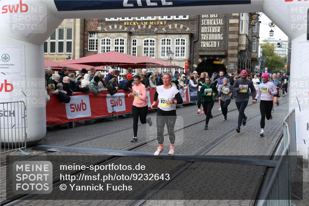 05.10.2025 - 20. swb-Marathon Bremen Yannick Fuchs http://msf.ph/oto/9232643 05.10.2025 11:03:25 Ziel 9246, 9325, 10142, 10405, 10471, 10926, 11390, 11467, 11502, 11508, 11509 meine-sportfotos.de