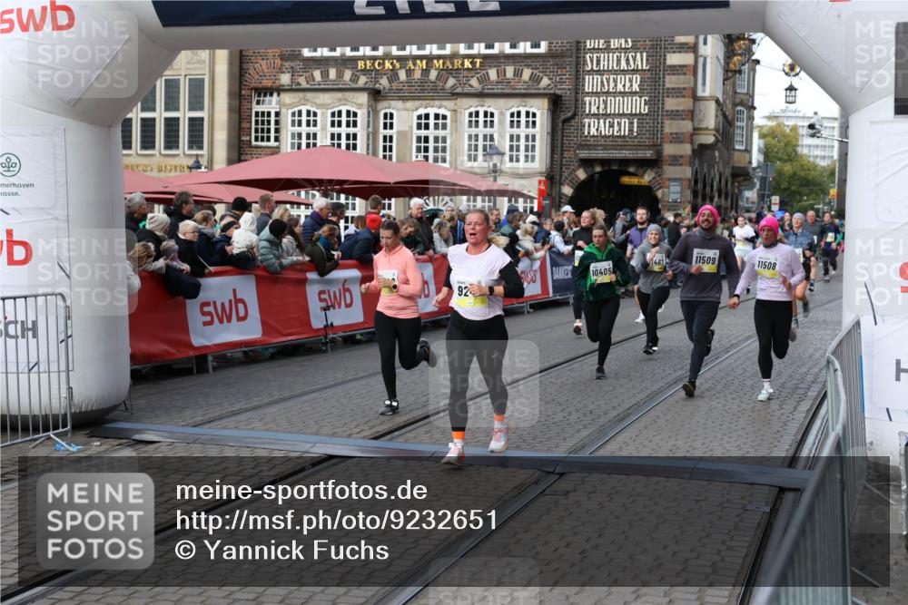 05.10.2025 - 20. swb-Marathon Bremen Yannick Fuchs http://msf.ph/oto/9232651 05.10.2025 11:03:25 Ziel 9246, 9325, 10142, 10405, 10471, 10926, 11390, 11467, 11502, 11508, 11509 meine-sportfotos.de