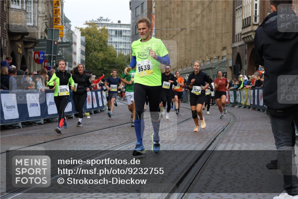 05.10.2025 - 20. swb-Marathon Bremen Strokosch-Dieckow http://msf.ph/oto/9232755 05.10.2025 10:53:20 Ziel 7193, 7251, 9263, 9539, 9717, 9868, 9956, 9957, 10057, 10302, 10317, 10335, 10655, 10806, 10993, 11174, 11175, 11510, 11616, 11716 meine-sportfotos.de