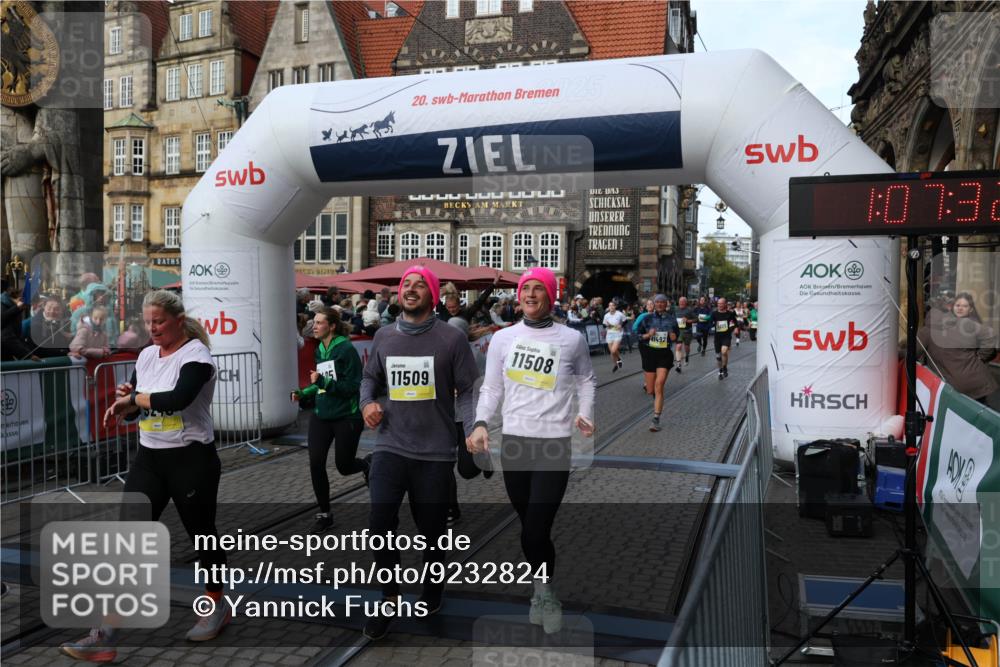 05.10.2025 - 20. swb-Marathon Bremen Yannick Fuchs http://msf.ph/oto/9232824 05.10.2025 11:03:28 Ziel 9224, 9225, 9246, 9325, 10142, 10405, 10963, 11103, 11124, 11390, 11467, 11502, 11508, 11509 meine-sportfotos.de