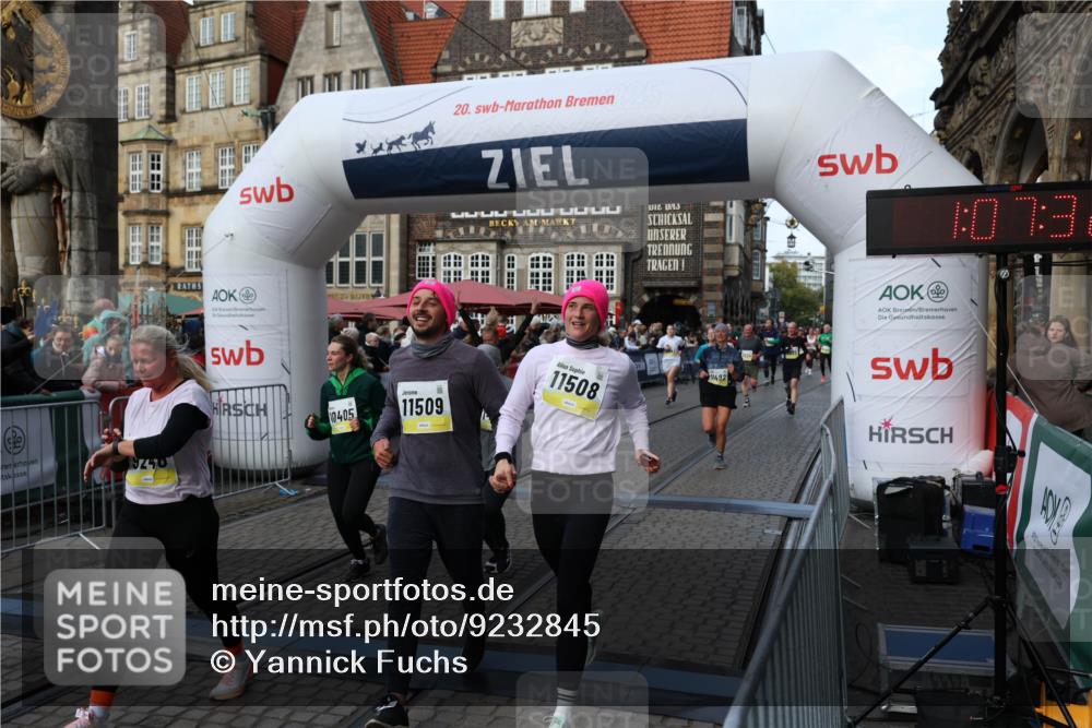 05.10.2025 - 20. swb-Marathon Bremen Yannick Fuchs http://msf.ph/oto/9232845 05.10.2025 11:03:28 Ziel 9224, 9225, 9246, 9325, 10142, 10405, 10963, 11103, 11124, 11390, 11467, 11502, 11508, 11509 meine-sportfotos.de