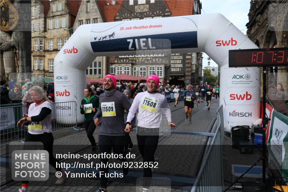 05.10.2025 - 20. swb-Marathon Bremen Yannick Fuchs http://msf.ph/oto/9232852 05.10.2025 11:03:28 Ziel 9224, 9225, 9246, 9325, 10142, 10405, 10963, 11103, 11124, 11390, 11467, 11502, 11508, 11509 meine-sportfotos.de