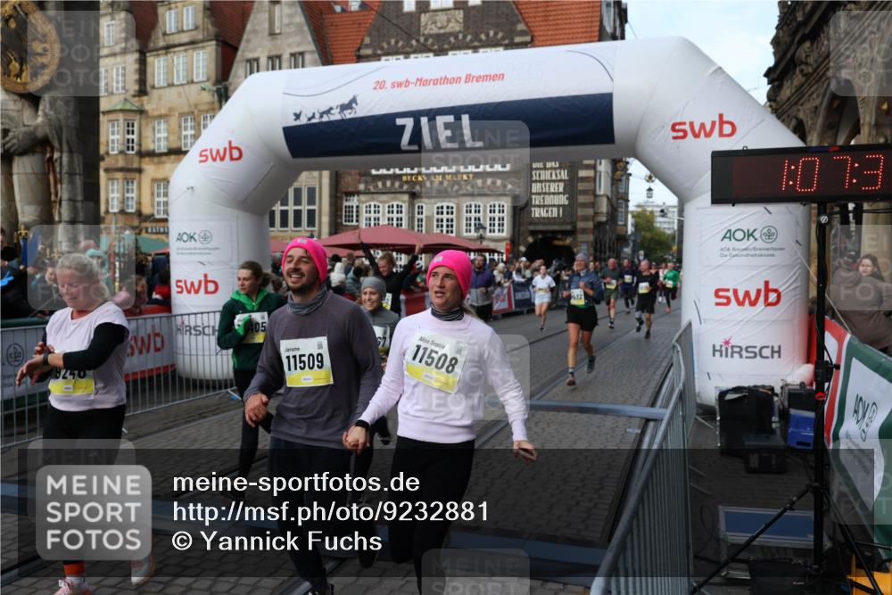 05.10.2025 - 20. swb-Marathon Bremen Yannick Fuchs http://msf.ph/oto/9232881 05.10.2025 11:03:28 Ziel 9224, 9225, 9246, 9325, 10142, 10405, 10963, 11103, 11124, 11390, 11467, 11502, 11508, 11509 meine-sportfotos.de