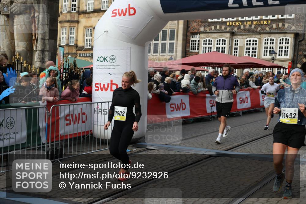 05.10.2025 - 20. swb-Marathon Bremen Yannick Fuchs http://msf.ph/oto/9232926 05.10.2025 11:03:29 Ziel 7776, 9224, 9225, 9246, 9325, 10142, 10405, 10446, 10963, 10995, 11103, 11124, 11236, 11467, 11502, 11508, 11509 meine-sportfotos.de