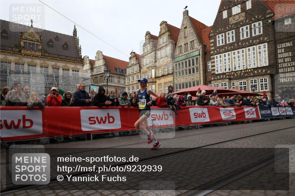 05.10.2025 - 20. swb-Marathon Bremen Yannick Fuchs http://msf.ph/oto/9232939 05.10.2025 10:32:44 Ziel 9280, 11730 meine-sportfotos.de