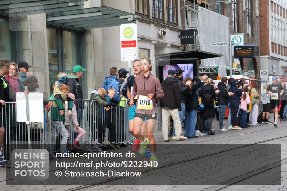 05.10.2025 - 20. swb-Marathon Bremen Strokosch-Dieckow http://msf.ph/oto/9232940 05.10.2025 10:41:37 Ziel 9253, 9504, 9849, 9884, 10104, 10155, 10691, 10880, 11581, 11710, 9253, 9504, 9849, 9884, 10104, 10155, 10691, 10880, 11581, 11710 meine-sportfotos.de