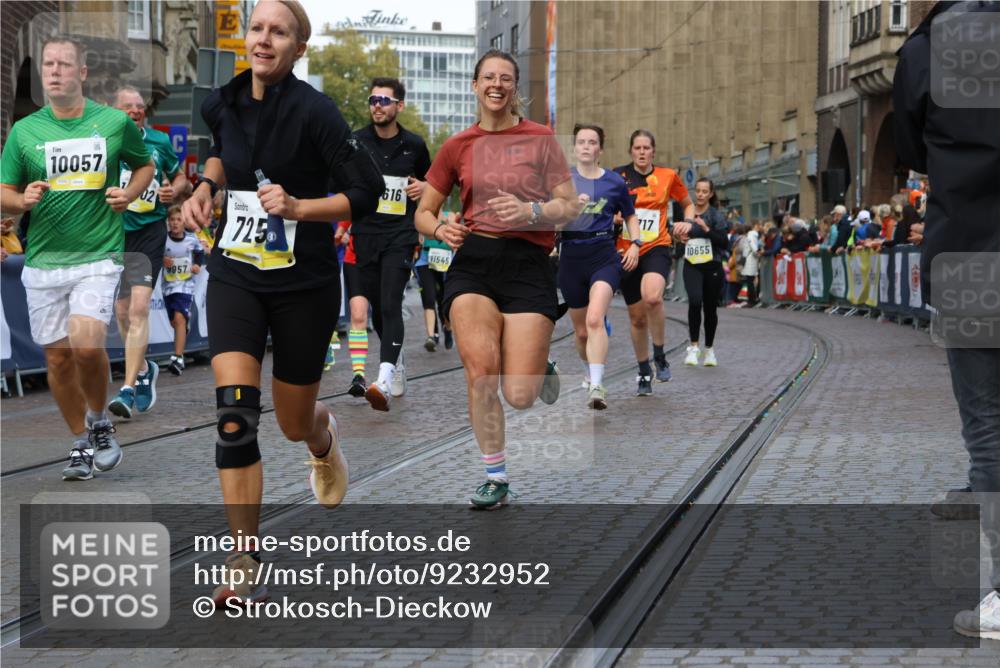 05.10.2025 - 20. swb-Marathon Bremen Strokosch-Dieckow http://msf.ph/oto/9232952 05.10.2025 10:53:24 Ziel 7193, 7251, 9263, 9539, 9717, 9868, 9957, 10057, 10302, 10317, 10335, 10369, 10468, 10655, 10934, 11174, 11545, 11616, 11716 meine-sportfotos.de