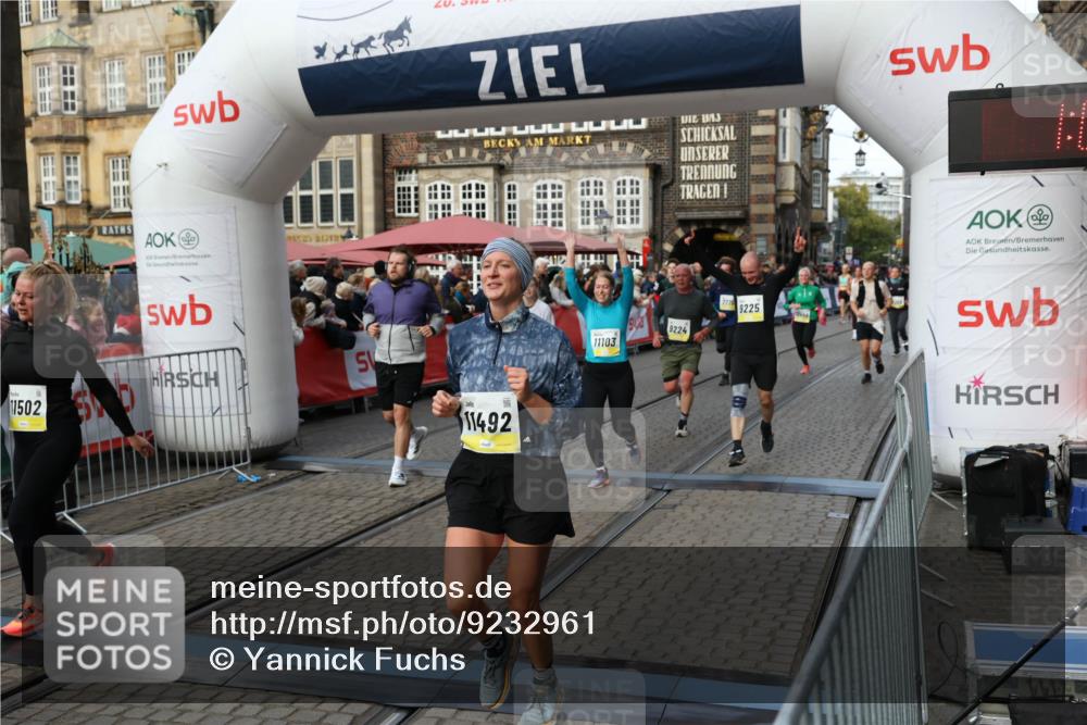 05.10.2025 - 20. swb-Marathon Bremen Yannick Fuchs http://msf.ph/oto/9232961 05.10.2025 11:03:30 Ziel 7776, 9224, 9225, 9246, 9308, 9325, 10142, 10405, 10446, 10963, 10995, 11103, 11124, 11236, 11467, 11502, 11508, 11509 meine-sportfotos.de