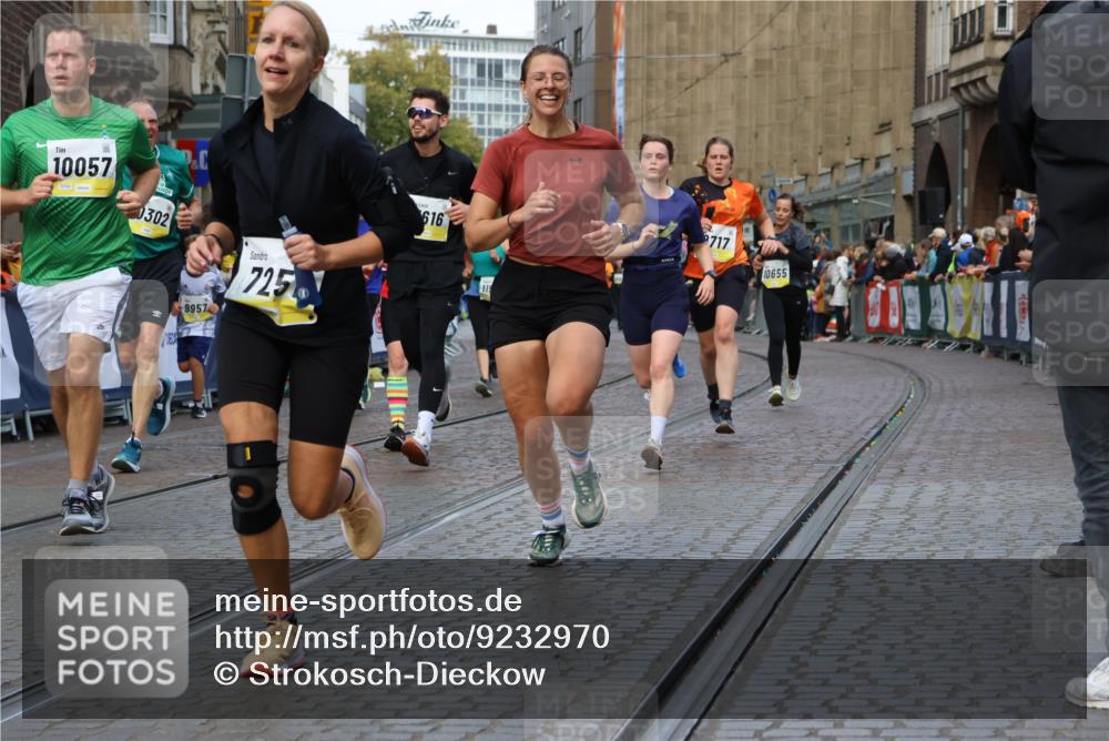 05.10.2025 - 20. swb-Marathon Bremen Strokosch-Dieckow http://msf.ph/oto/9232970 05.10.2025 10:53:24 Ziel 7193, 7251, 9263, 9539, 9717, 9868, 9957, 10057, 10302, 10317, 10335, 10369, 10468, 10655, 10934, 11174, 11545, 11616, 11716 meine-sportfotos.de