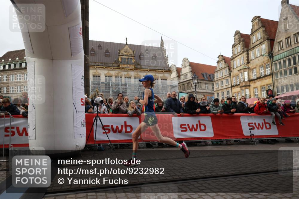 05.10.2025 - 20. swb-Marathon Bremen Yannick Fuchs http://msf.ph/oto/9232982 05.10.2025 10:32:44 Ziel 9280, 11730 meine-sportfotos.de
