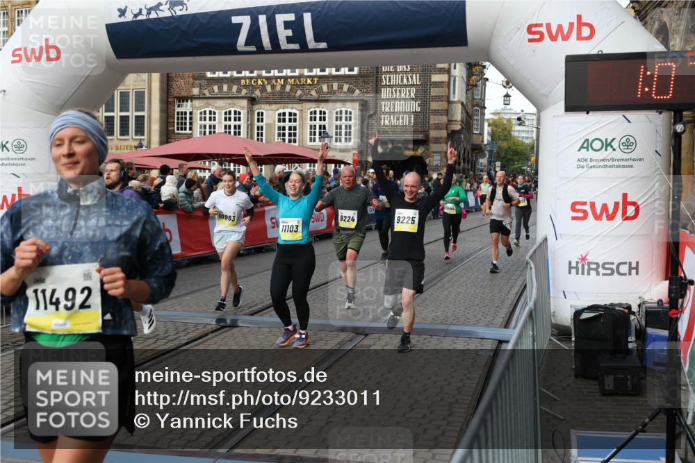 05.10.2025 - 20. swb-Marathon Bremen Yannick Fuchs http://msf.ph/oto/9233011 05.10.2025 11:03:31 Ziel 7776, 9224, 9225, 9246, 9308, 10142, 10405, 10446, 10963, 10995, 11103, 11124, 11150, 11236, 11467, 11502, 11508, 11509 meine-sportfotos.de