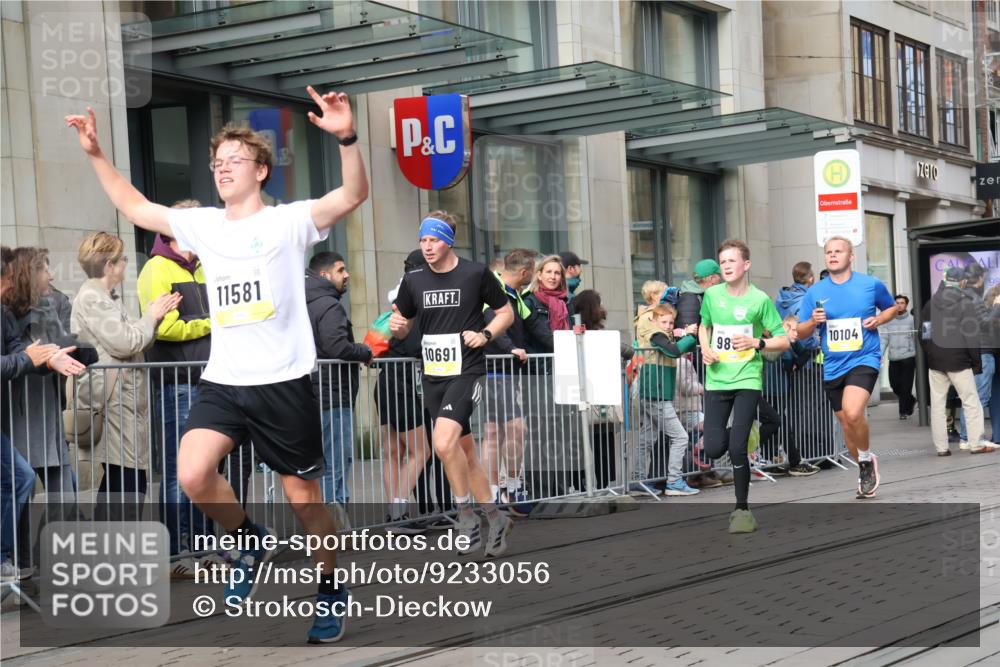 05.10.2025 - 20. swb-Marathon Bremen Strokosch-Dieckow http://msf.ph/oto/9233056 05.10.2025 10:41:43 Ziel 8187, 9364, 9504, 9849, 9884, 10104, 10155, 10691, 10838, 10880, 11217, 11422, 11581, 11710, 8187, 9364, 9504, 9849, 9884, 10104, 10155, 10691, 10838, 10880, 11217, 11422, 11581, 11710 meine-sportfotos.de