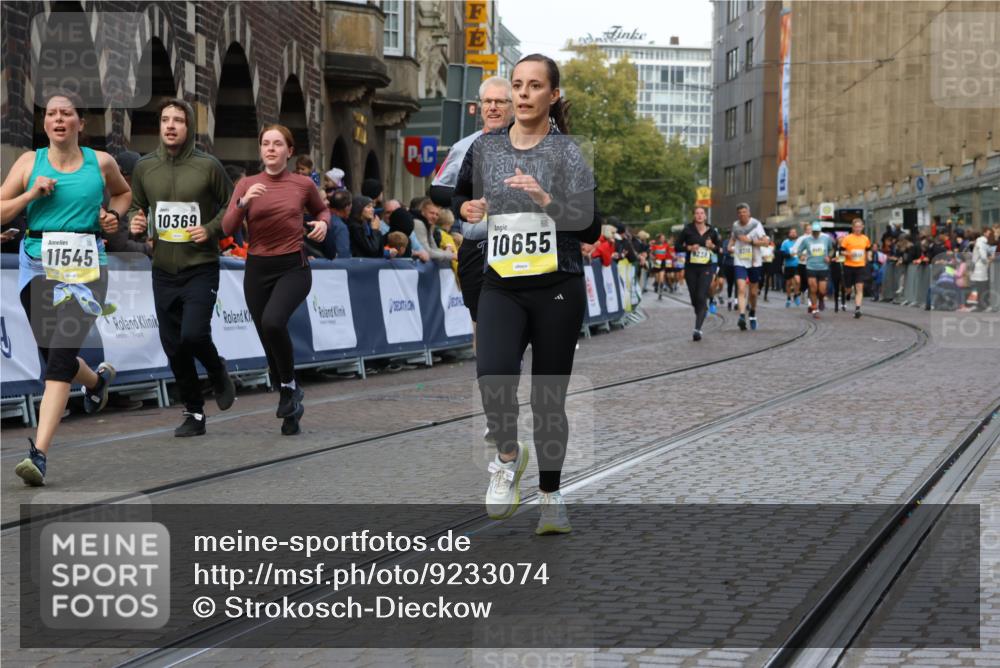05.10.2025 - 20. swb-Marathon Bremen Strokosch-Dieckow http://msf.ph/oto/9233074 05.10.2025 10:53:28 Ziel 9238, 9461, 9464, 9569, 9868, 9957, 10302, 10335, 10369, 10468, 10655, 10934, 11545, 11616, 11716 meine-sportfotos.de