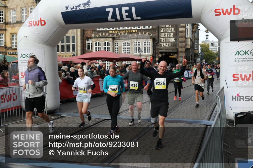 05.10.2025 - 20. swb-Marathon Bremen Yannick Fuchs http://msf.ph/oto/9233081 05.10.2025 11:03:31 Ziel 7776, 9224, 9225, 9246, 9308, 10142, 10405, 10446, 10963, 10995, 11103, 11124, 11150, 11236, 11467, 11502, 11508, 11509 meine-sportfotos.de