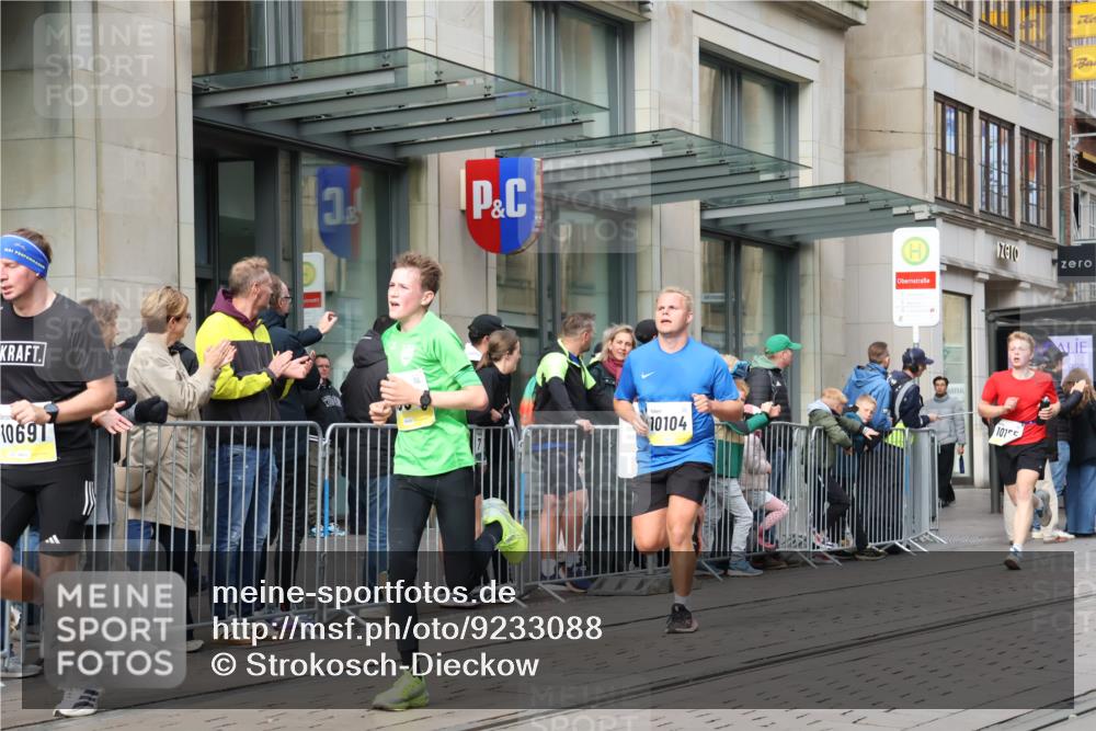 05.10.2025 - 20. swb-Marathon Bremen Strokosch-Dieckow http://msf.ph/oto/9233088 05.10.2025 10:41:44 Ziel 8187, 9364, 9504, 9849, 9884, 10104, 10155, 10691, 10838, 10880, 11217, 11422, 11581, 11710, 8187, 9364, 9504, 9849, 9884, 10104, 10155, 10691, 10838, 10880, 11217, 11422, 11581, 11710 meine-sportfotos.de
