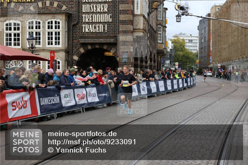 05.10.2025 - 20. swb-Marathon Bremen Yannick Fuchs http://msf.ph/oto/9233091 05.10.2025 10:32:51 Ziel 9996, 11730 meine-sportfotos.de