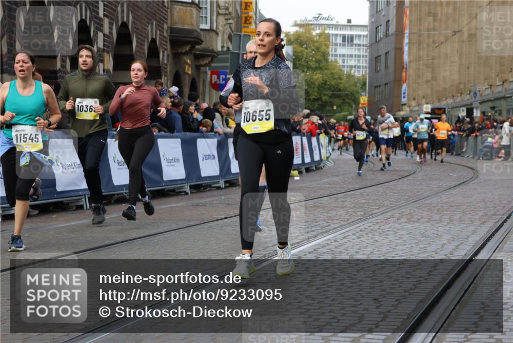 05.10.2025 - 20. swb-Marathon Bremen Strokosch-Dieckow http://msf.ph/oto/9233095 05.10.2025 10:53:29 Ziel 9238, 9461, 9464, 9569, 9957, 10302, 10310, 10335, 10369, 10468, 10655, 10934, 11246, 11545, 11616, 11716 meine-sportfotos.de