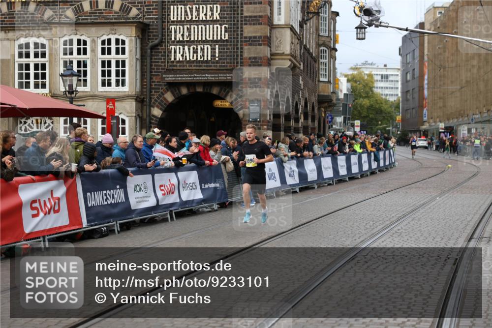 05.10.2025 - 20. swb-Marathon Bremen Yannick Fuchs http://msf.ph/oto/9233101 05.10.2025 10:32:51 Ziel 9996, 11730 meine-sportfotos.de