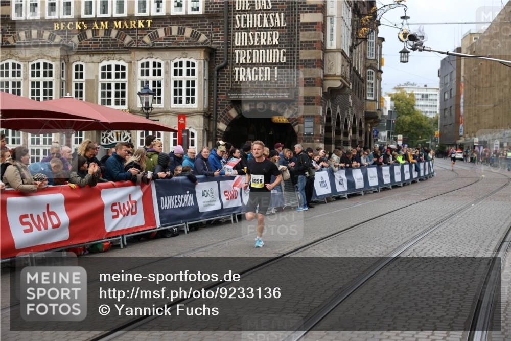 05.10.2025 - 20. swb-Marathon Bremen Yannick Fuchs http://msf.ph/oto/9233136 05.10.2025 10:32:52 Ziel 9996 meine-sportfotos.de