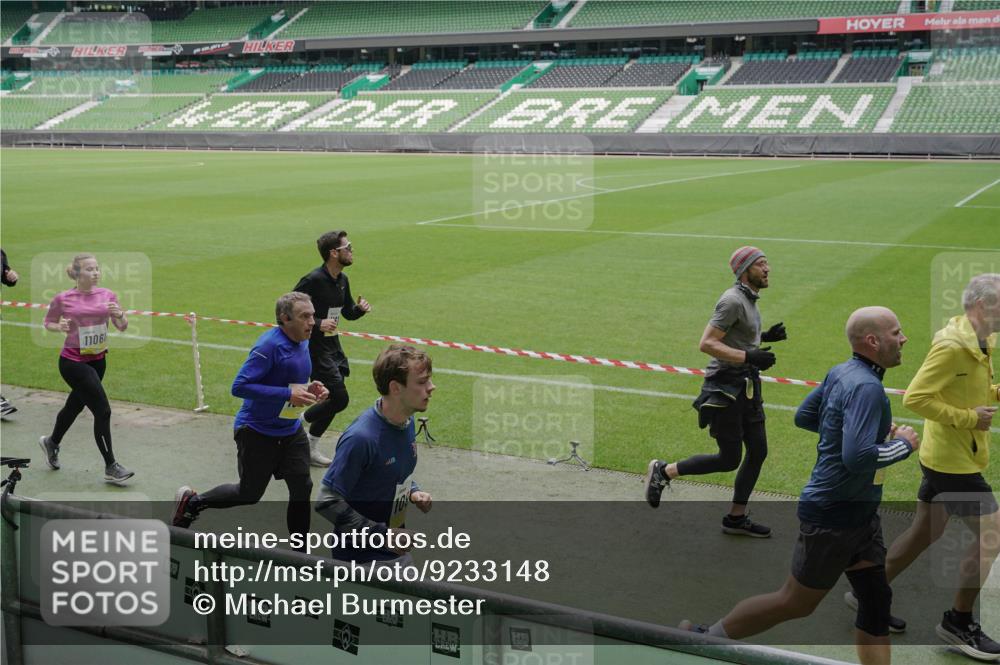 05.10.2025 - 20. swb-Marathon Bremen Michael Burmester http://msf.ph/oto/9233148 05.10.2025 10:31:16 Laufen im Stadion 7251, 9004, 9172, 9196, 9214, 9230, 9252, 9263, 9267, 9277, 9287, 9333, 9337, 9399, 9416, 9425, 9431, 9449, 9457, 9501, 9506, 9584, 9645, 9676, 9683, 9708, 9715, 9742, 9787, 9791, 9852, 9894, 9903, 9934, 9987, 10014, 10016, 10066, 10163, 10199, 10222, 10240, 10251, 10279, 10317, 10321, 10356, 10378, 10380, 10438, 10449, 10479, 10514, 10537, 10543, 10556, 10609, 10625, 10636, 10638, 10655, 10668, 10669, 10698, 10743, 7733, 9209, 9251, 9906 meine-sportfotos.de