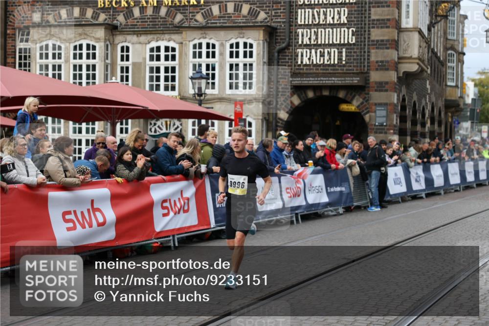 05.10.2025 - 20. swb-Marathon Bremen Yannick Fuchs http://msf.ph/oto/9233151 05.10.2025 10:32:52 Ziel 9996 meine-sportfotos.de