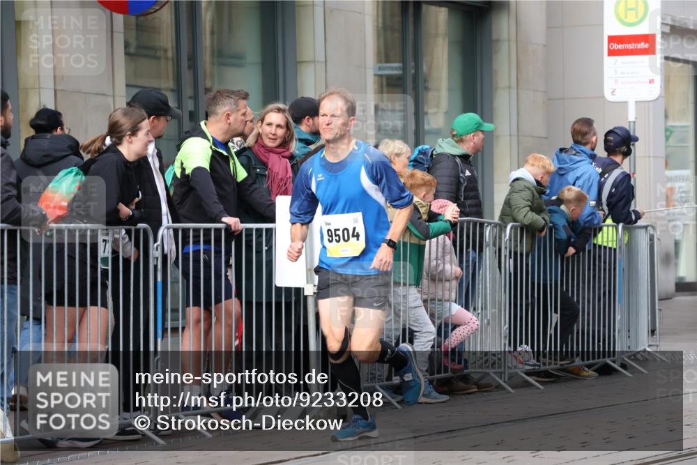 05.10.2025 - 20. swb-Marathon Bremen Strokosch-Dieckow http://msf.ph/oto/9233208 05.10.2025 10:41:49 Ziel 8187, 9364, 9504, 9700, 9849, 10104, 10155, 10691, 10838, 11217, 11422, 8187, 9364, 9504, 9700, 9849, 10104, 10155, 10691, 10838, 11217, 11422 meine-sportfotos.de
