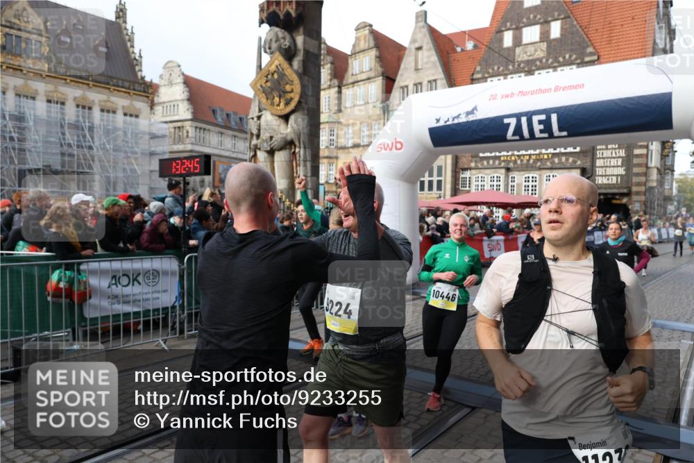 05.10.2025 - 20. swb-Marathon Bremen Yannick Fuchs http://msf.ph/oto/9233255 05.10.2025 11:03:34 Ziel 7776, 9224, 9225, 9308, 9498, 9850, 10446, 10963, 10995, 11103, 11124, 11150, 11236, 11467, 11502 meine-sportfotos.de