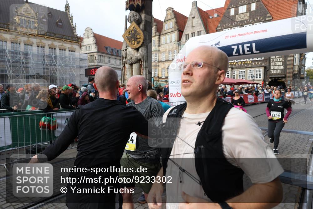 05.10.2025 - 20. swb-Marathon Bremen Yannick Fuchs http://msf.ph/oto/9233302 05.10.2025 11:03:35 Ziel 7776, 9224, 9225, 9308, 9498, 9850, 10446, 10963, 10995, 11103, 11124, 11150, 11236, 11502 meine-sportfotos.de