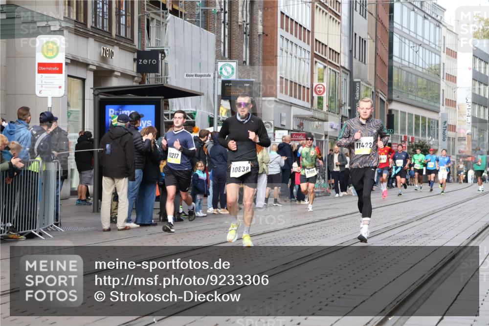 05.10.2025 - 20. swb-Marathon Bremen Strokosch-Dieckow http://msf.ph/oto/9233306 05.10.2025 10:41:59 Ziel 8187, 9364, 9504, 9700, 9775, 10208, 10375, 10838, 11217, 11230, 11422, 11725, 8187, 9364, 9504, 9700, 9775, 10208, 10375, 10838, 11217, 11230, 11422, 11725 meine-sportfotos.de