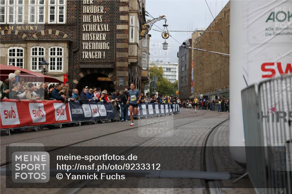 05.10.2025 - 20. swb-Marathon Bremen Yannick Fuchs http://msf.ph/oto/9233312 05.10.2025 10:34:27 Ziel 9851 meine-sportfotos.de