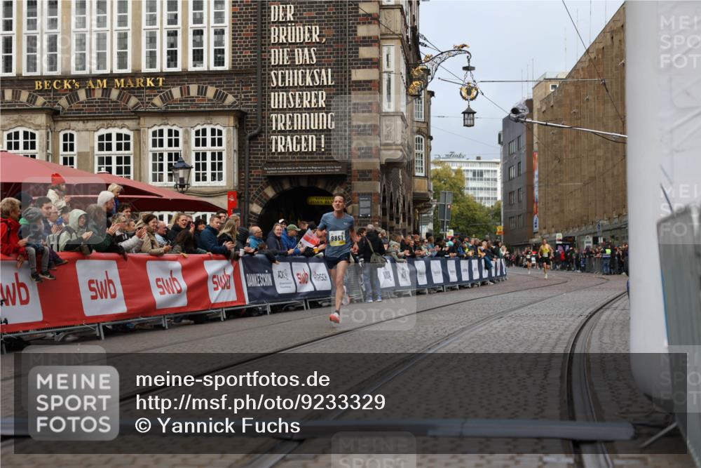 05.10.2025 - 20. swb-Marathon Bremen Yannick Fuchs http://msf.ph/oto/9233329 05.10.2025 10:34:28 Ziel 9851 meine-sportfotos.de