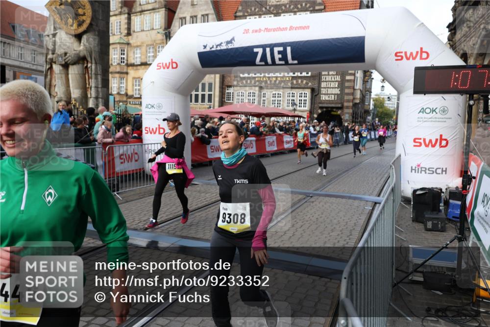 05.10.2025 - 20. swb-Marathon Bremen Yannick Fuchs http://msf.ph/oto/9233352 05.10.2025 11:03:36 Ziel 7776, 9224, 9225, 9308, 9486, 9498, 9850, 10446, 10963, 10995, 11103, 11124, 11150, 11236 meine-sportfotos.de