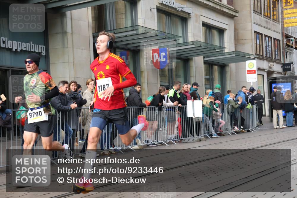 05.10.2025 - 20. swb-Marathon Bremen Strokosch-Dieckow http://msf.ph/oto/9233446 05.10.2025 10:42:06 Ziel 8187, 9700, 9775, 10208, 10375, 10838, 11217, 11230, 11422, 11725, 8187, 9700, 9775, 10208, 10375, 10838, 11217, 11230, 11422, 11725 meine-sportfotos.de