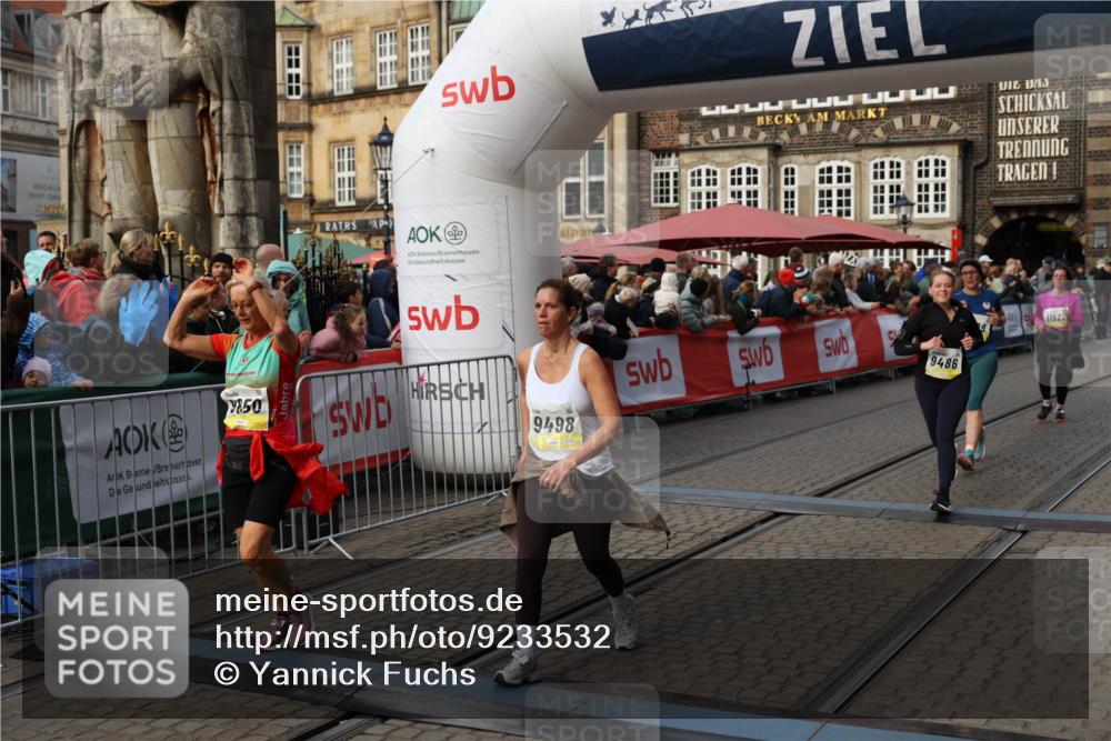 05.10.2025 - 20. swb-Marathon Bremen Yannick Fuchs http://msf.ph/oto/9233532 05.10.2025 11:03:39 Ziel 7199, 7776, 9308, 9486, 9498, 9850, 10446, 10995, 11150, 11236, 11522 meine-sportfotos.de