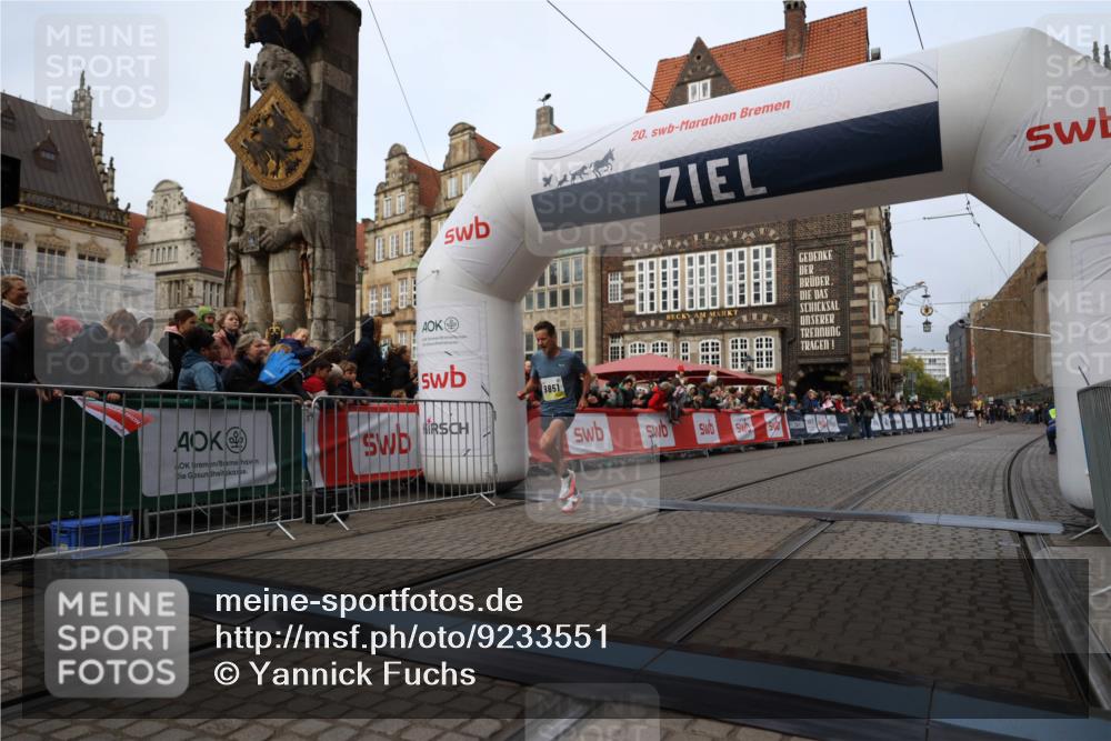 05.10.2025 - 20. swb-Marathon Bremen Yannick Fuchs http://msf.ph/oto/9233551 05.10.2025 10:34:30 Ziel 9851 meine-sportfotos.de