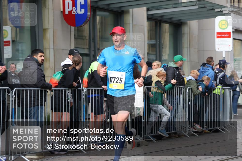 05.10.2025 - 20. swb-Marathon Bremen Strokosch-Dieckow http://msf.ph/oto/9233589 05.10.2025 10:42:14 Ziel 9775, 10208, 10375, 10592, 11178, 11230, 11725, 9775, 10208, 10375, 10592, 11178, 11230, 11725 meine-sportfotos.de