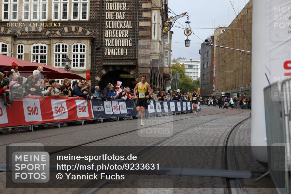 05.10.2025 - 20. swb-Marathon Bremen Yannick Fuchs http://msf.ph/oto/9233631 05.10.2025 10:34:37 Ziel 10718 meine-sportfotos.de