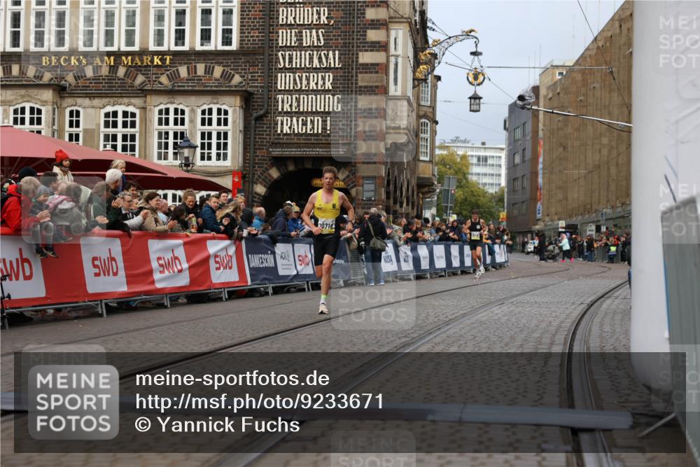 05.10.2025 - 20. swb-Marathon Bremen Yannick Fuchs http://msf.ph/oto/9233671 05.10.2025 10:34:38 Ziel 10718 meine-sportfotos.de