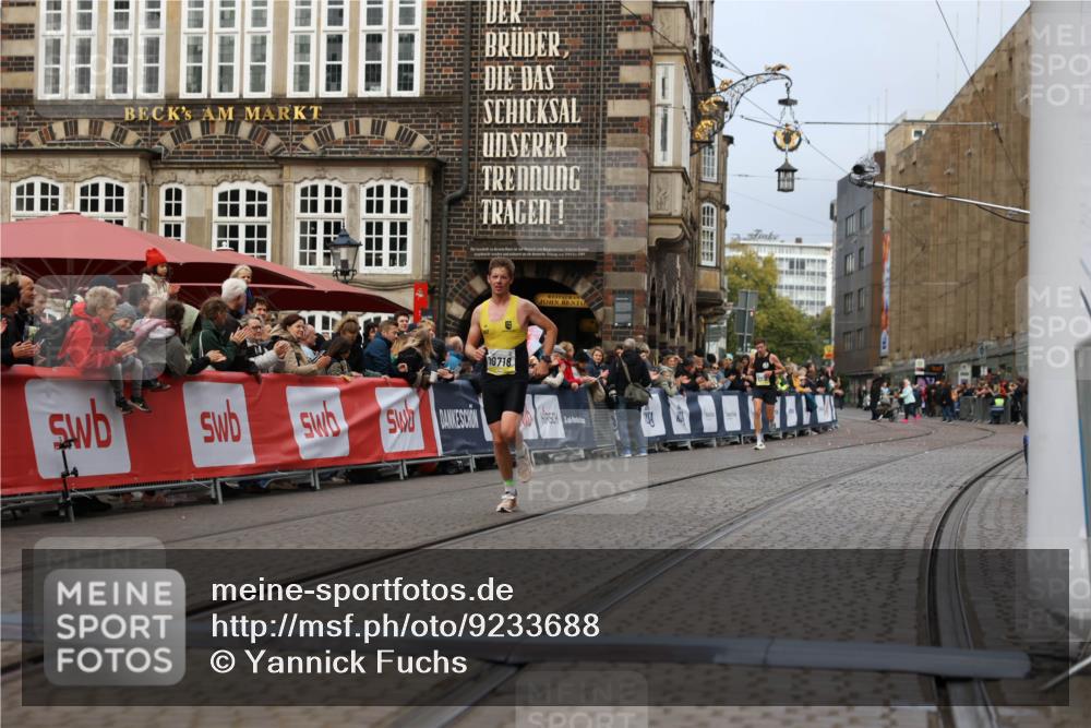 05.10.2025 - 20. swb-Marathon Bremen Yannick Fuchs http://msf.ph/oto/9233688 05.10.2025 10:34:38 Ziel 10718 meine-sportfotos.de